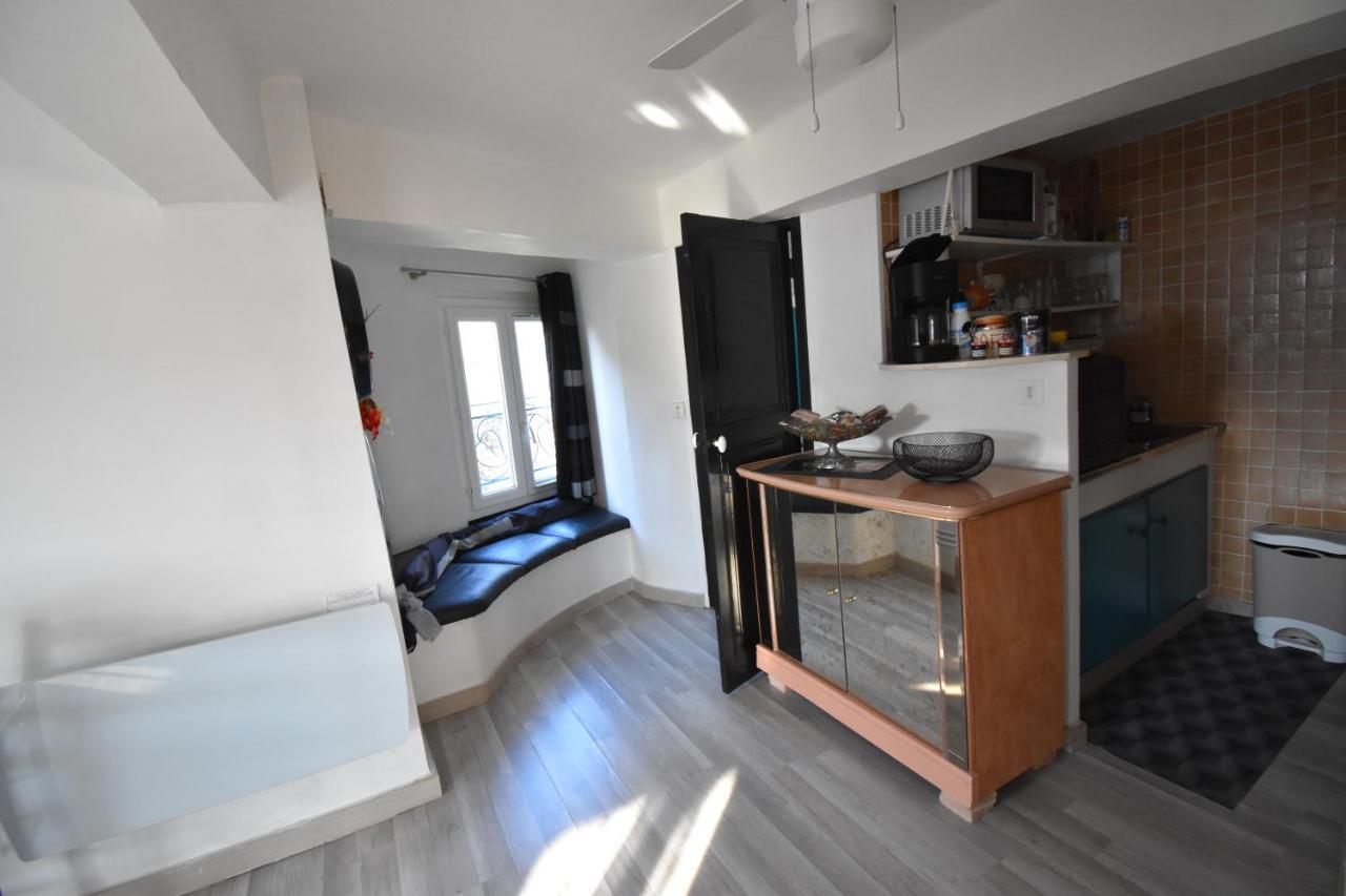 Studio Climatise Et Sa Terrasse Privee En Villa La Trinité Kültér fotó